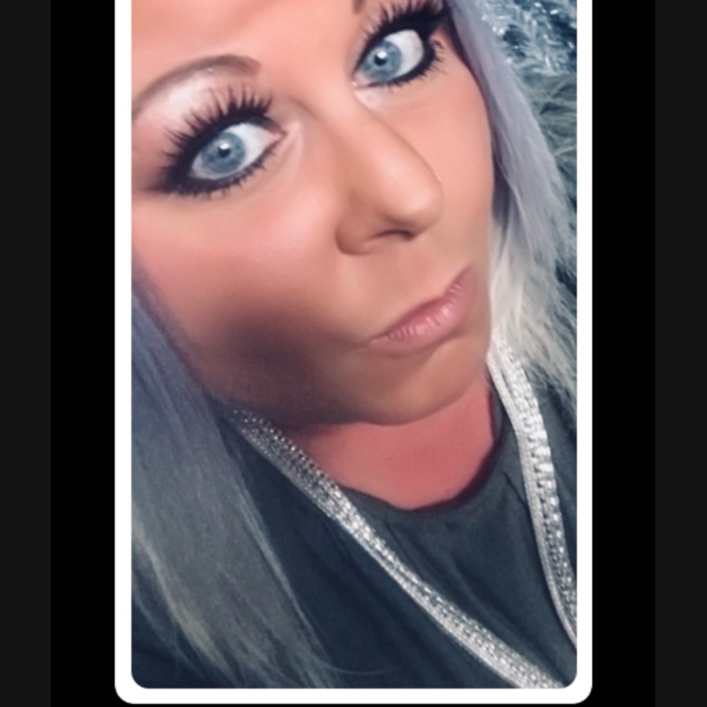 Meet your Posher, Posh